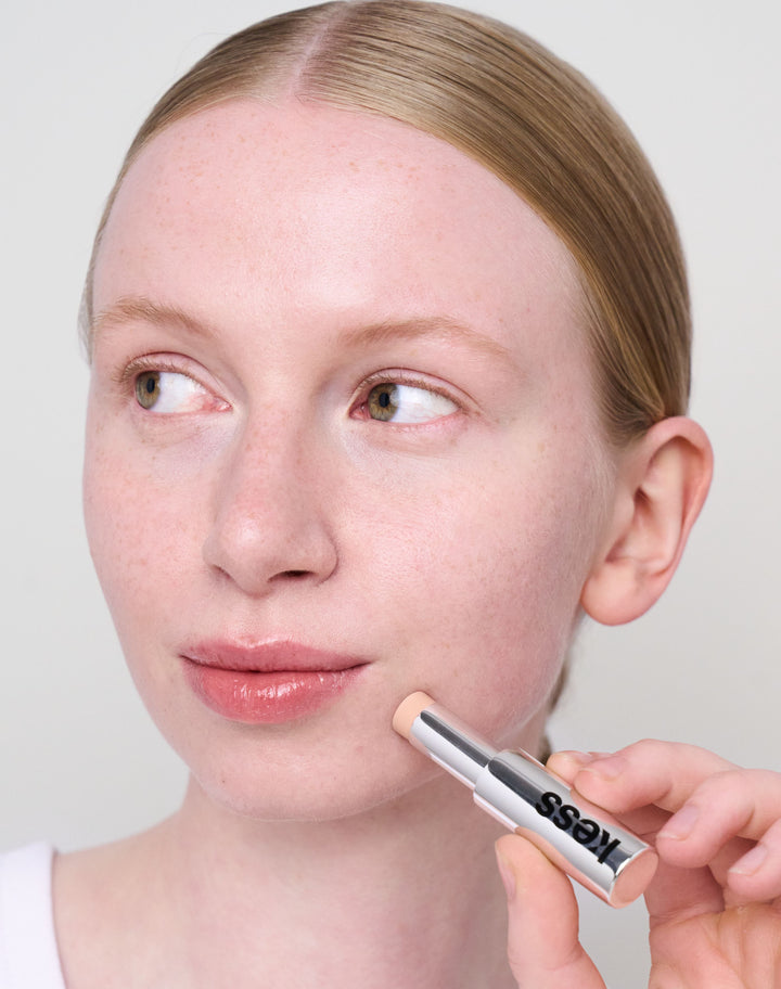 concealer-stick-spf-20; fair-2: Smilla wears the Concealer in Fair 2