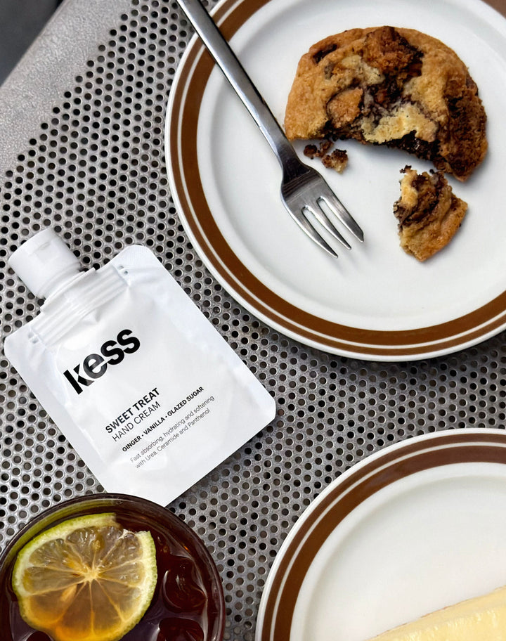 scented-hand-cream; sweet-treat: Erinnert an frisch gebackene Cookies