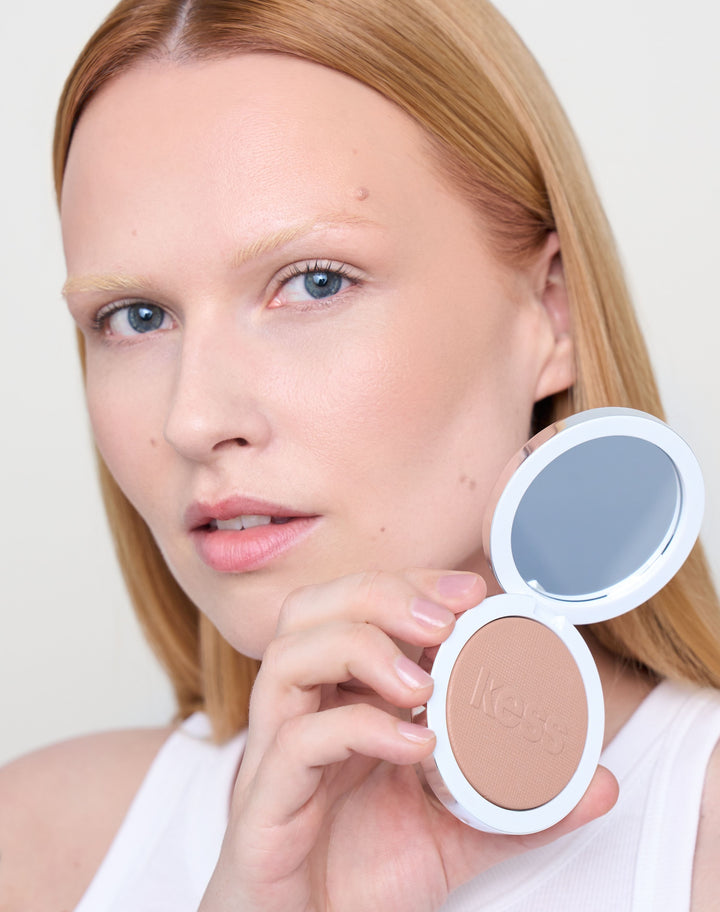 365-bronzer; fair: Annalena wears the 365 Bronzer in Fair