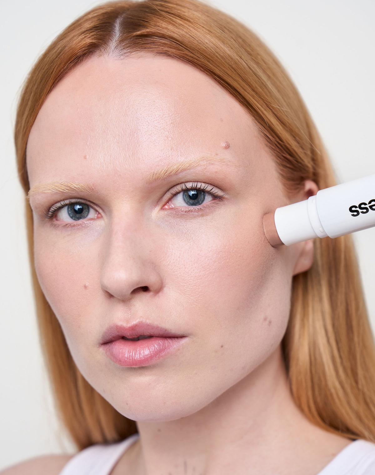 duo-stick; fair-bronzer: Anna Lena wears the Cream Bronzer in LiFairht
