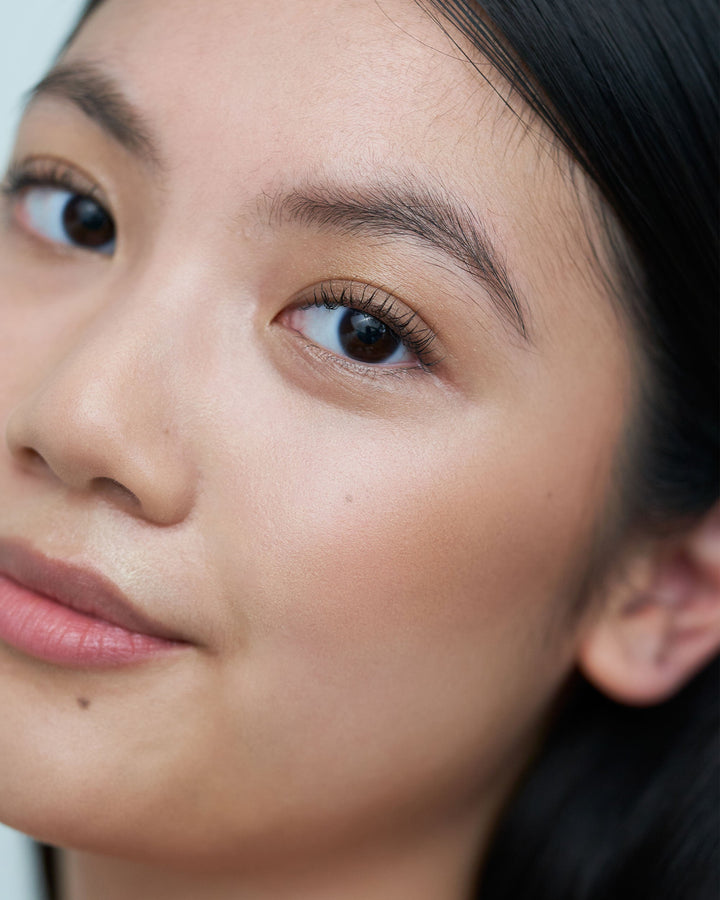 365-bronzer; light-to-medium: Our models wears the 365 Bronzer in Light to Medium