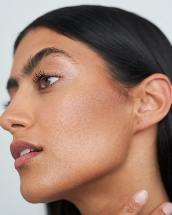 365-bronzer; tan-to-deep: Viktoria wears the 365 Bronzer in Tan to Deep