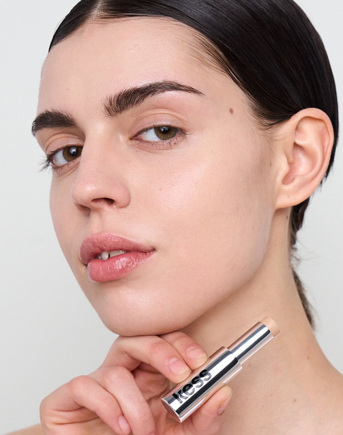 concealer-stick-spf-20; light-1: Lana wears the Concealer in Light 1