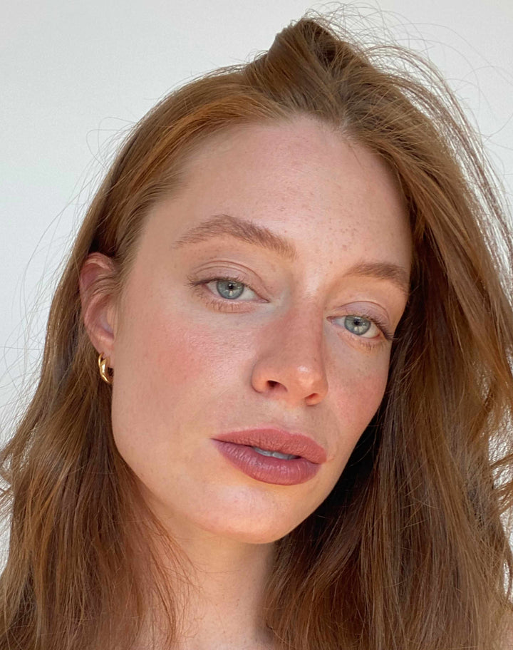 kess-lipstick-slimliner; chocolate-nude: Lisa wears Chocolate Nude