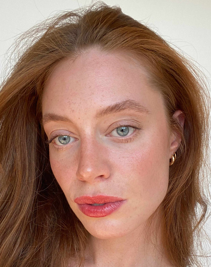 kess-lipstick-slimliner; rusty-red: Lisa wears Rusty Red 