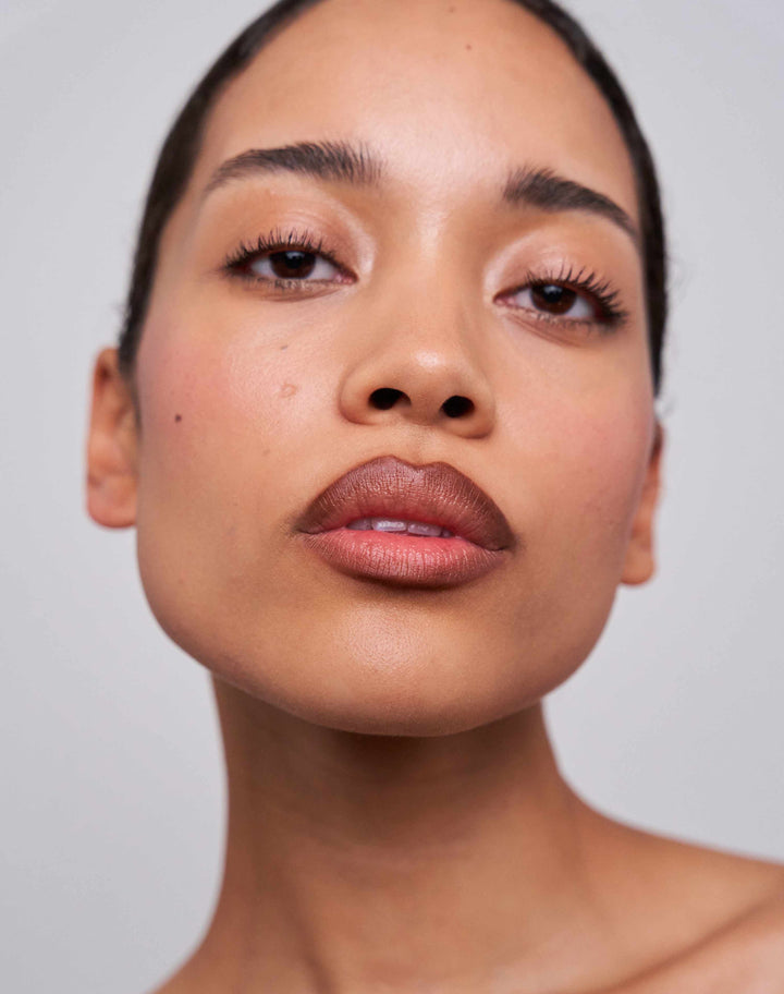soft-shape-lip-liner; chocolate-brown: Celine wears the Soft Shape Lip Liner in Chocolate Brown