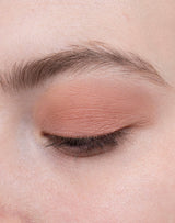 everyday-casual; Close-Up of the shade Biscuit