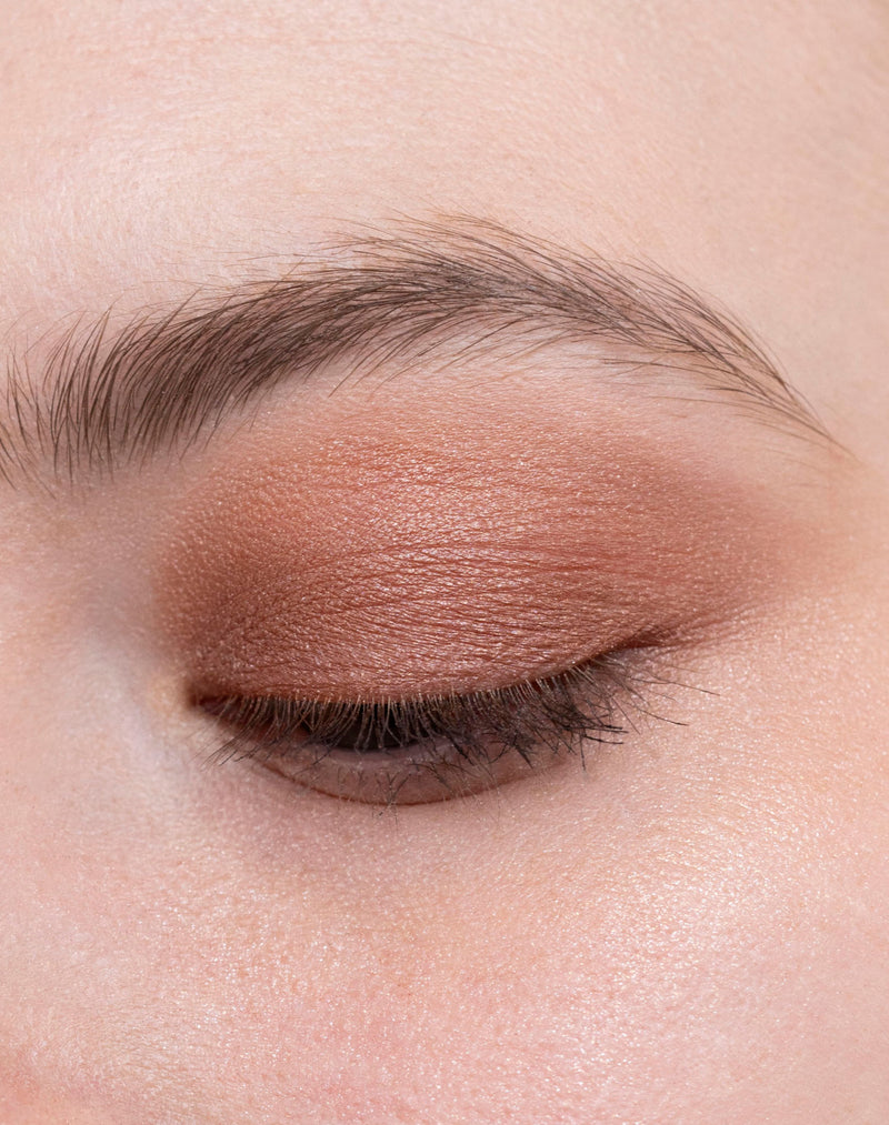 everyday-casual; Close-Up of the shade Bronze