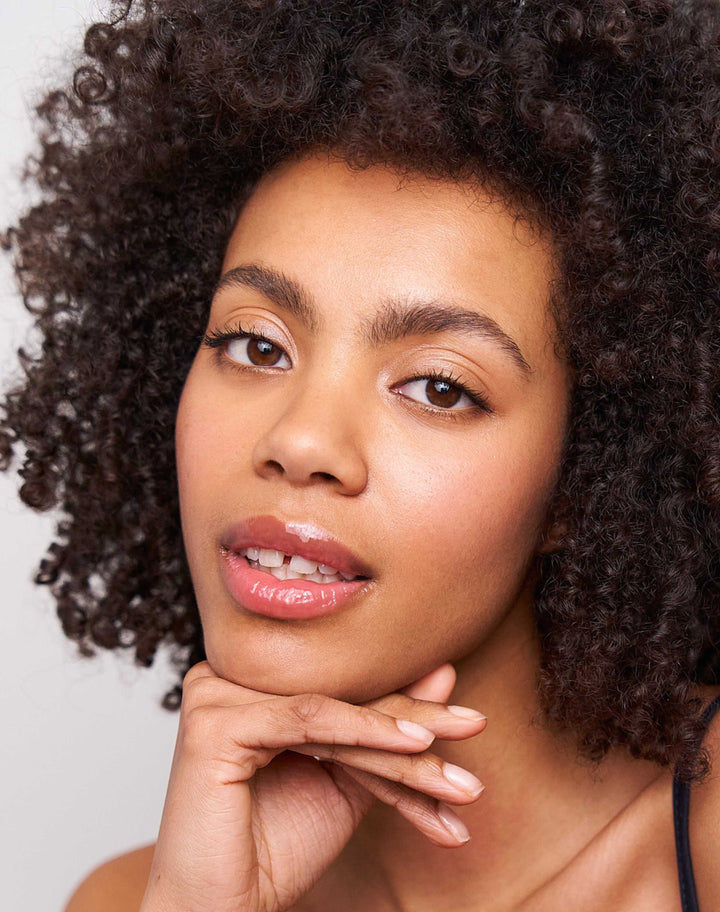 jelly-treat-lip-oil; glaze: Theresa wears the Jelly Treat Lip Oil in Glaze