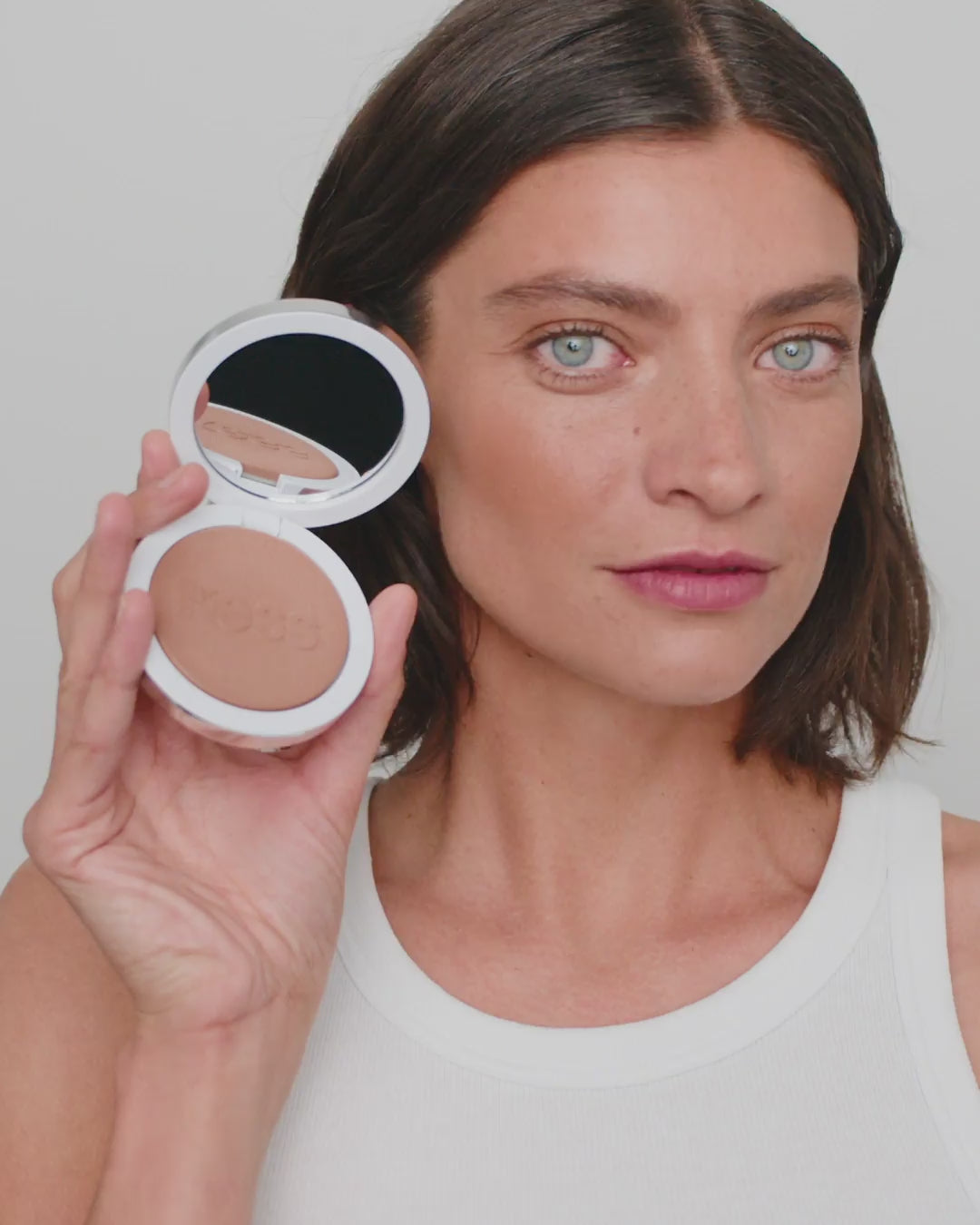 Load video: 365-bronzer; medium: Melina wears the 365 Bronzer in Medium