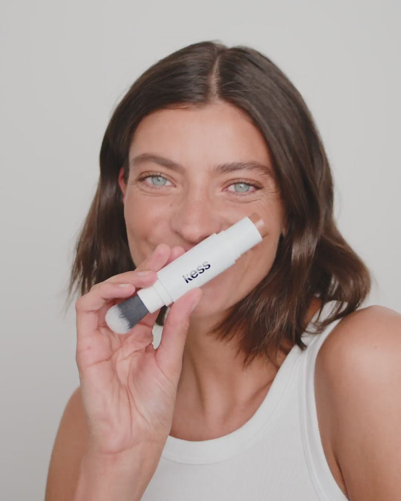 duo-stick; medium-bronzer: Melina wears the Cream Bronzer in Medium