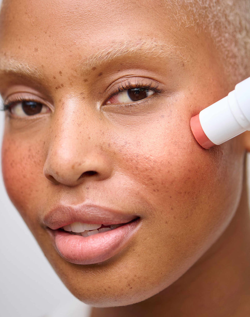blush; Una indossa Terracotta
