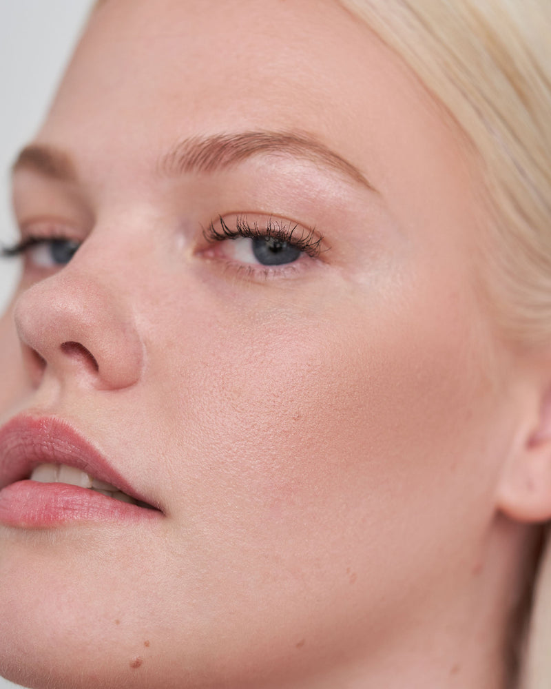 fair-totlight; Theresa draagt de 365 Bronzer in Fair om Light