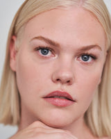 fair-totlight; Theresa draagt de 365 Bronzer in Fair om Light