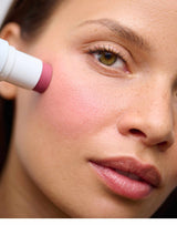 Berry-blush; Stella draagt Berry