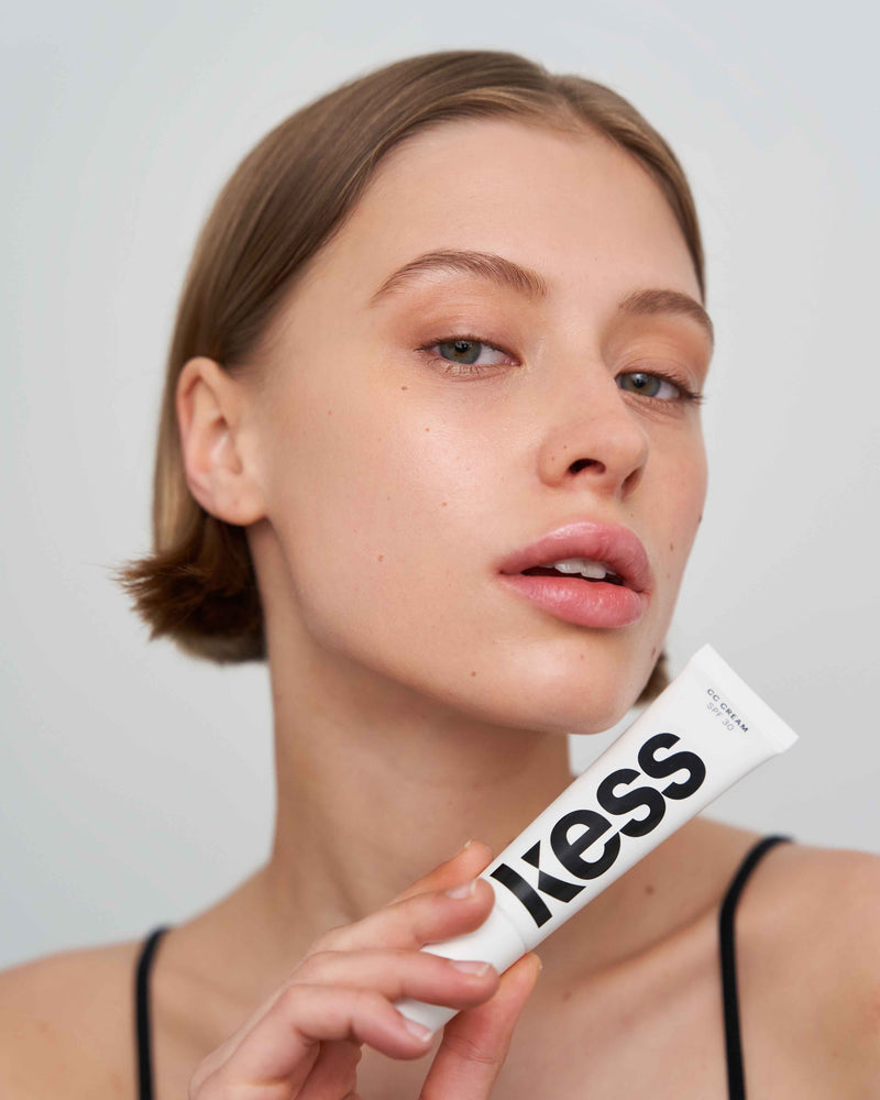 Ksenia draagt CC Cream in Light