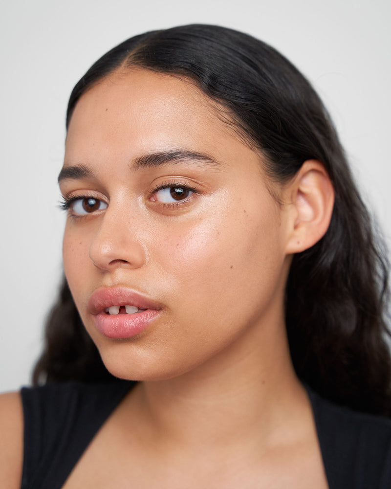 tanLouisa draagt de CC Cream in Tan
