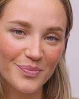 blush; brons is een warme, medium  tint met roodachtige ondertonen