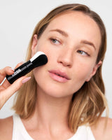 Jennifer gebruikt onze Touch-Up Brush