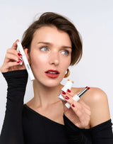 quiet luxury; Jada nosi produkty z torby prezentowej Quiet Luxury
