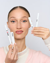 that girl; Filippa nosi produkty z torby prezentowej That Girl