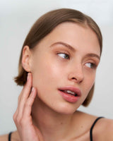light;Ksenia nosi krem CC Cream w kolorze Light